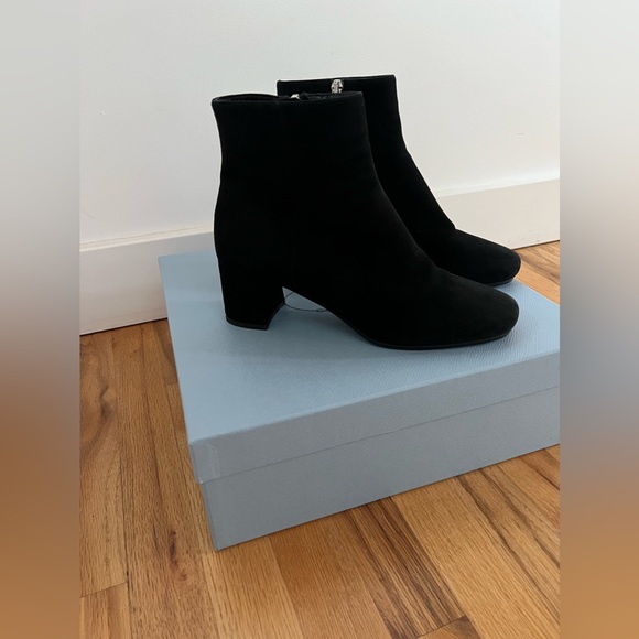 Prada suede booties EU 37 1/2 like new, original box, US size 7 1/2 - Picture 2 of 3